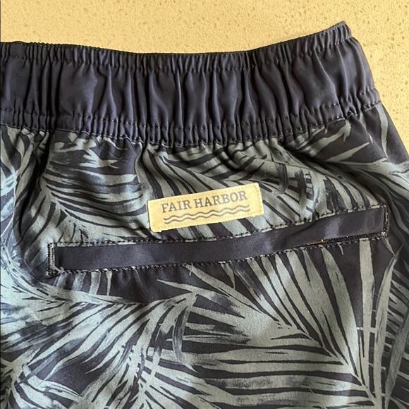 Fair Harbor Navy Swim Hybrid Shorts Mens XL - Picture 4 of 8